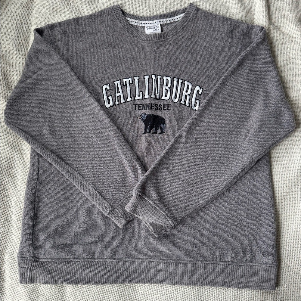 Pacific & Co Gray Gatlinburg Tennessee Bear Graphic Crewneck Sweatshirt Medium - Picture 3 of 4